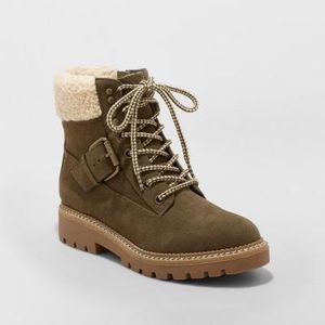 Susan Sherpa Tipped Hiker Boots
Universal Thread
